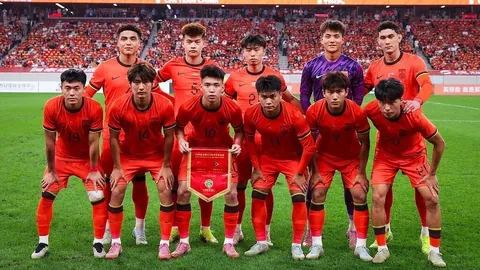 青春闪耀！王钰栋19岁庆生，赛季30战轰12球，领跑本土射手榜独占鳌头